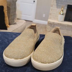 ANDIAMO WOMEN'S GOLD SLIP ON SNEAKER